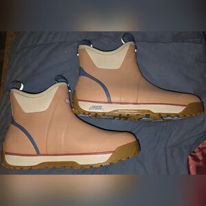 Women's XTRATUF Pink Ankle Boots Fleece Lined Sz 10